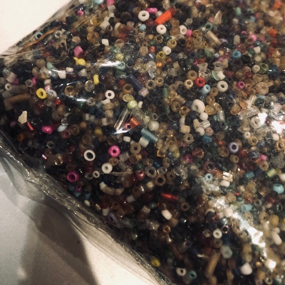 2 Pounds Assorted Craft Glass Beads tiny round cylinder colors dark & neutral - Picture 3 of 5